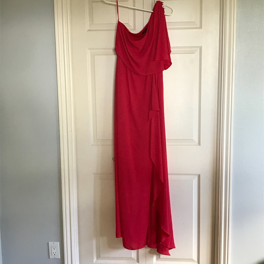 Lipstick red one sleeve dress